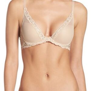 Natori feathers bra in cosmetic